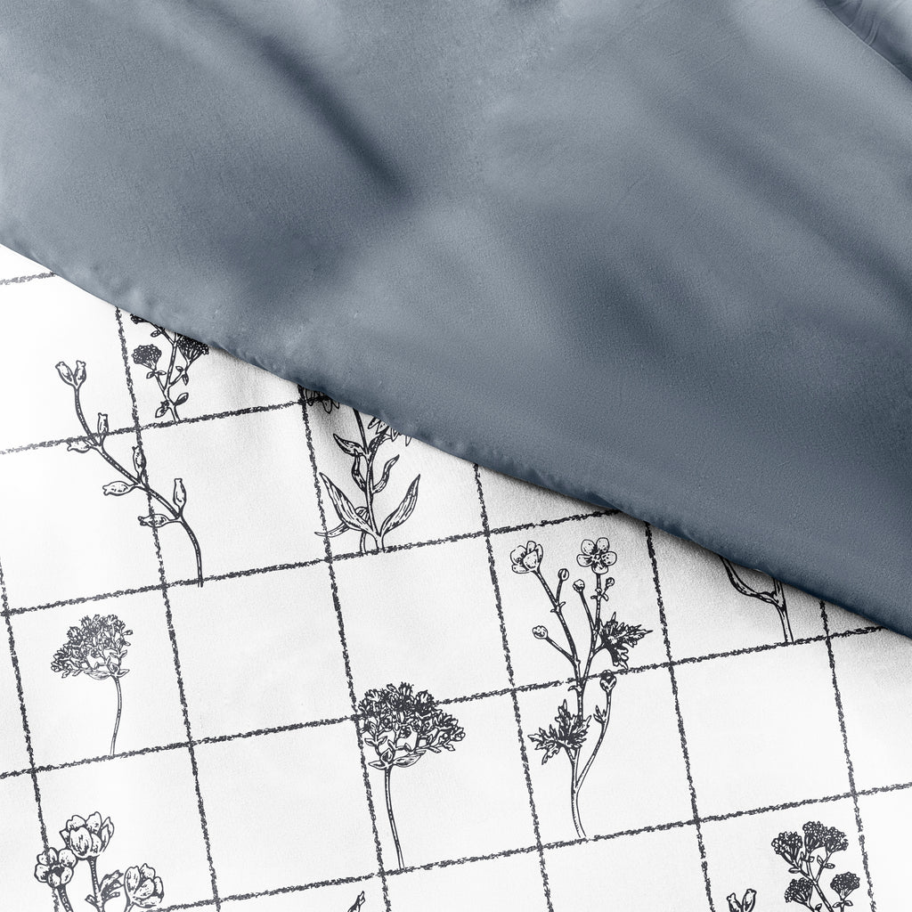 Flower Field Pattern 3-Piece Reversible Duvet Cover Set