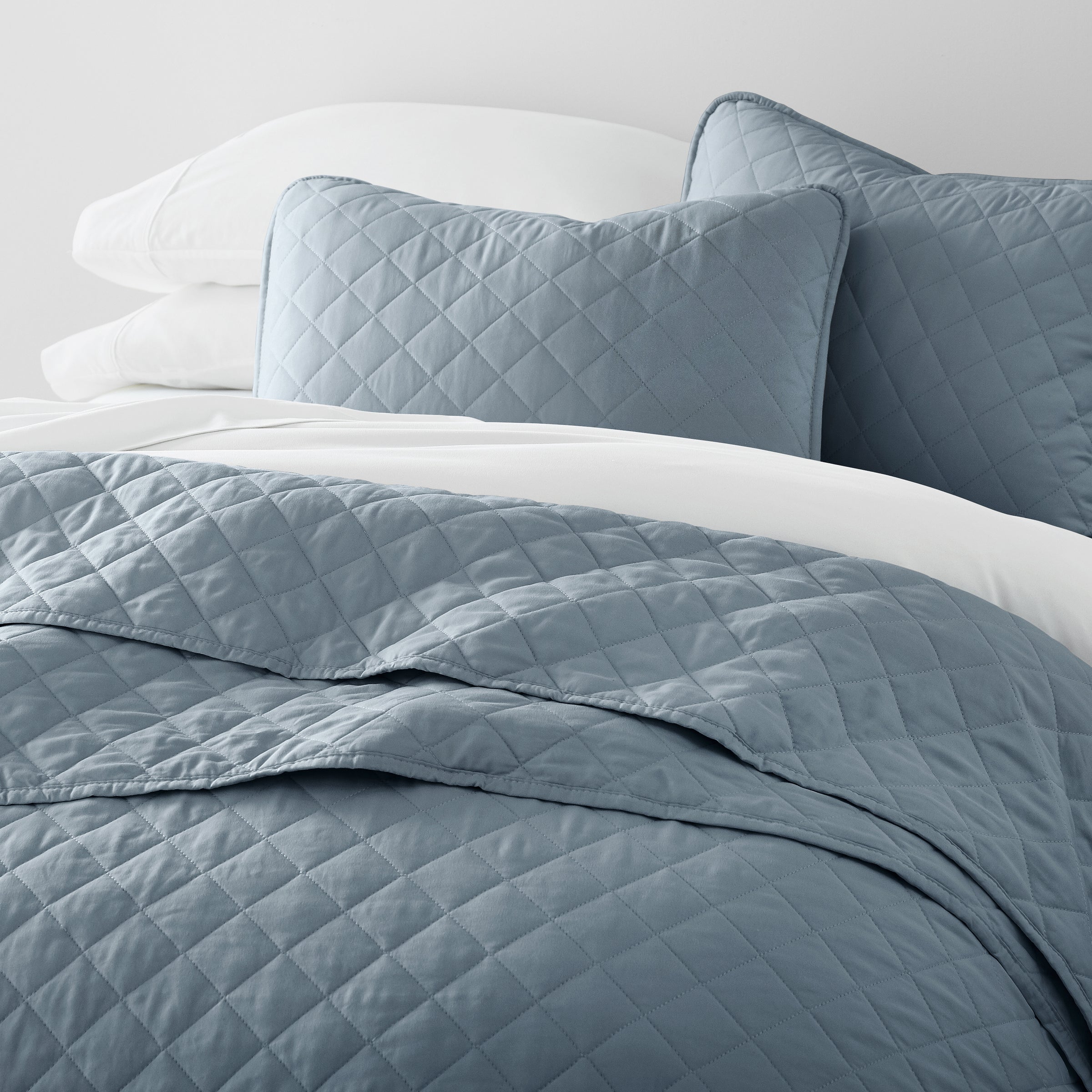 3-Piece Quilted Bedspread Set - Embossed Throw For Single, Double, Or King Size Beds